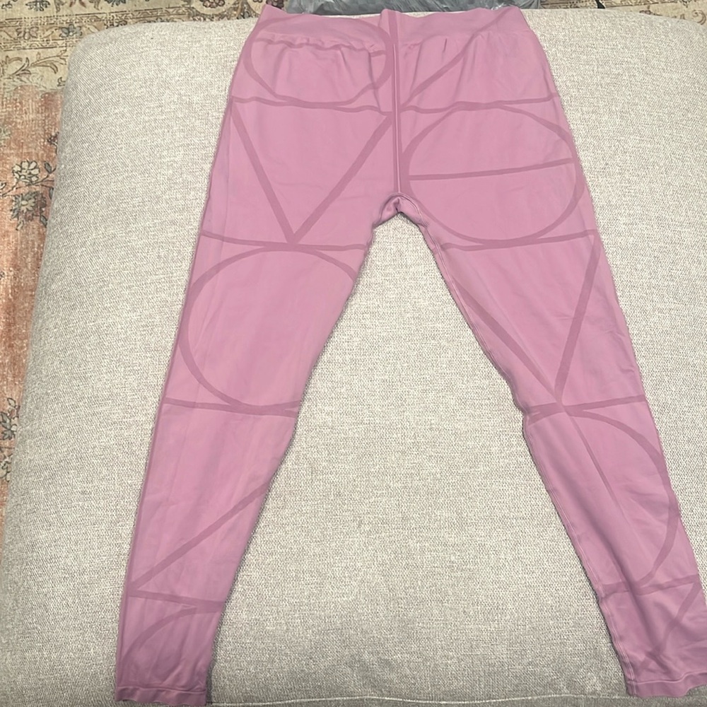 Plus size H&M light purple workout pants size 2X!